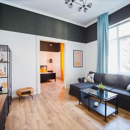 Super Central Spacious Apartment 오라데아 외부 사진