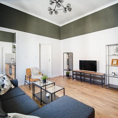 Super Central Spacious Apartment 오라데아 외부 사진