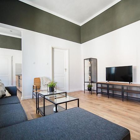 Super Central Spacious Apartment 오라데아 외부 사진