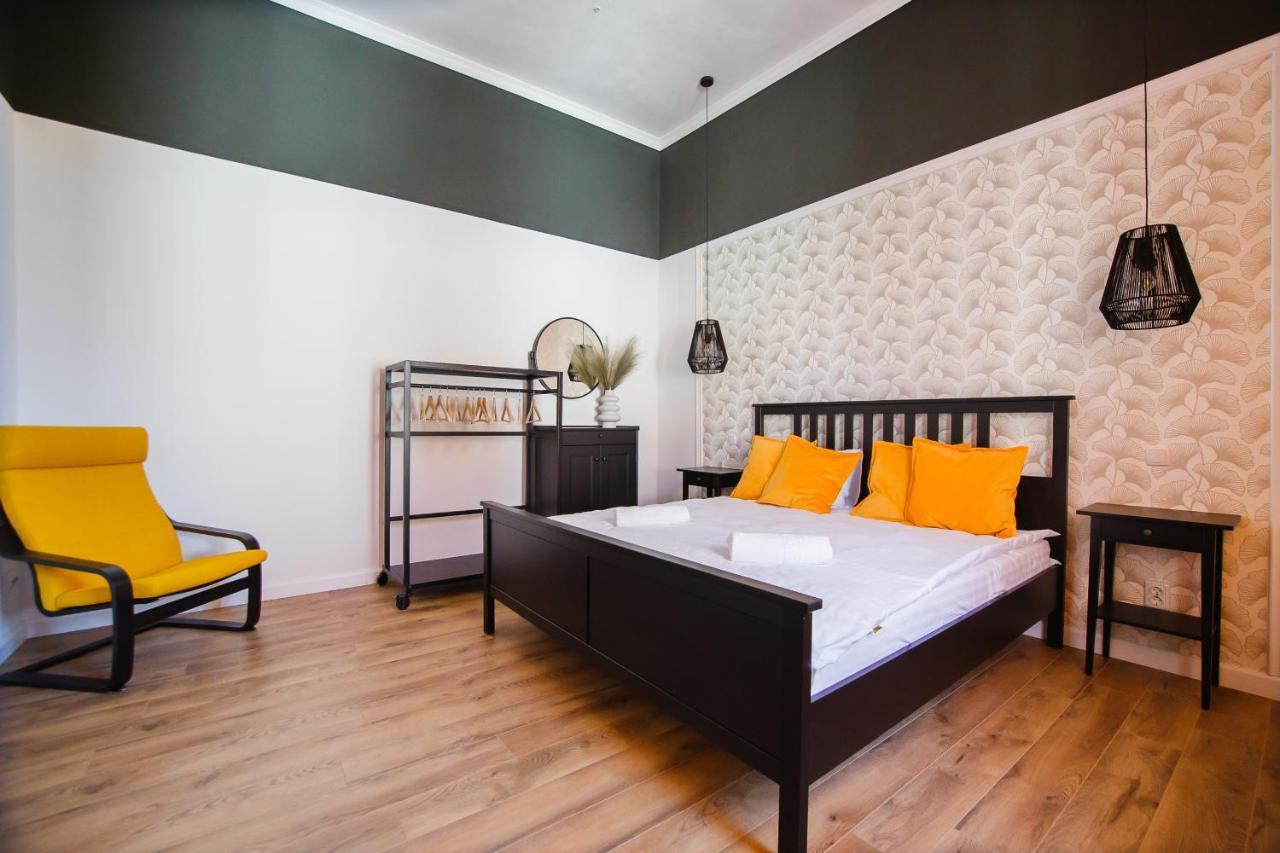 Super Central Spacious Apartment 오라데아 외부 사진