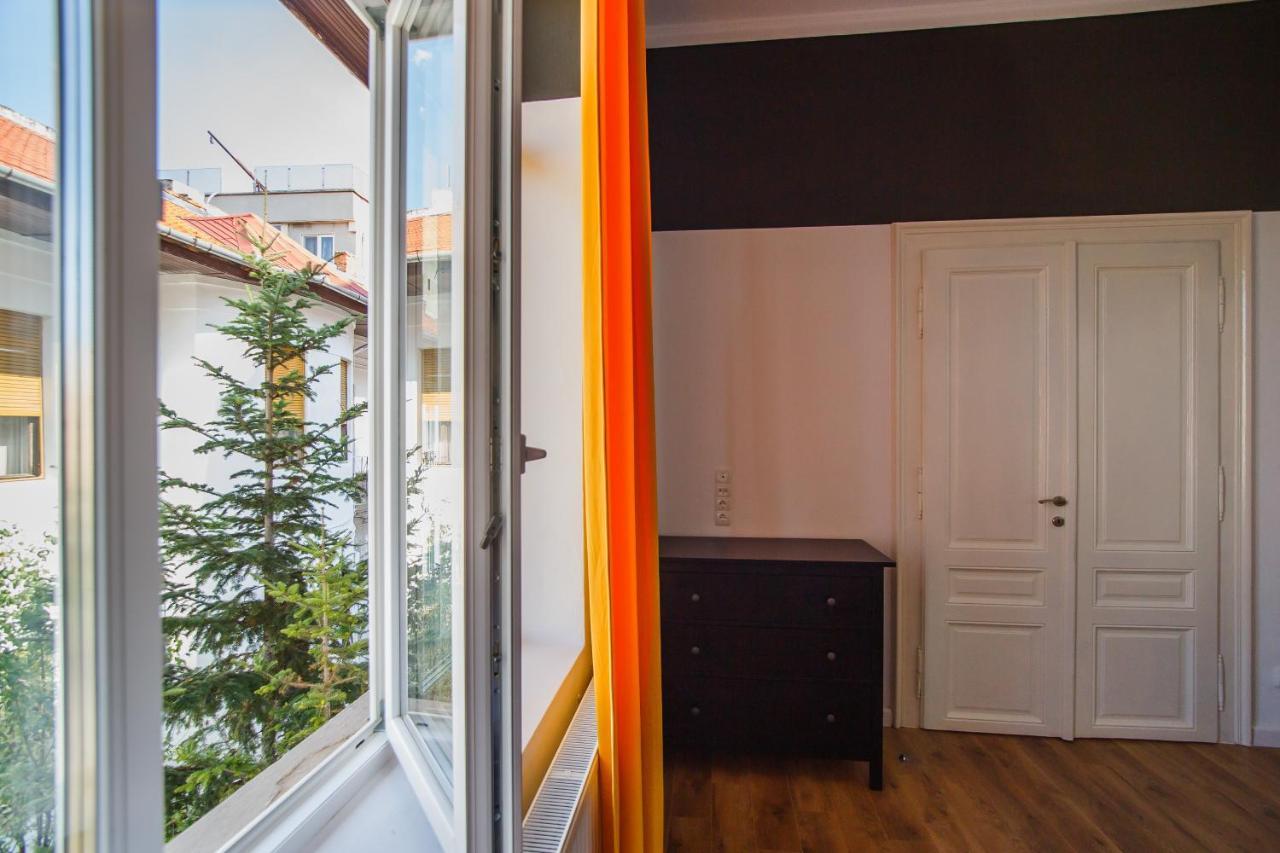 Super Central Spacious Apartment 오라데아 외부 사진
