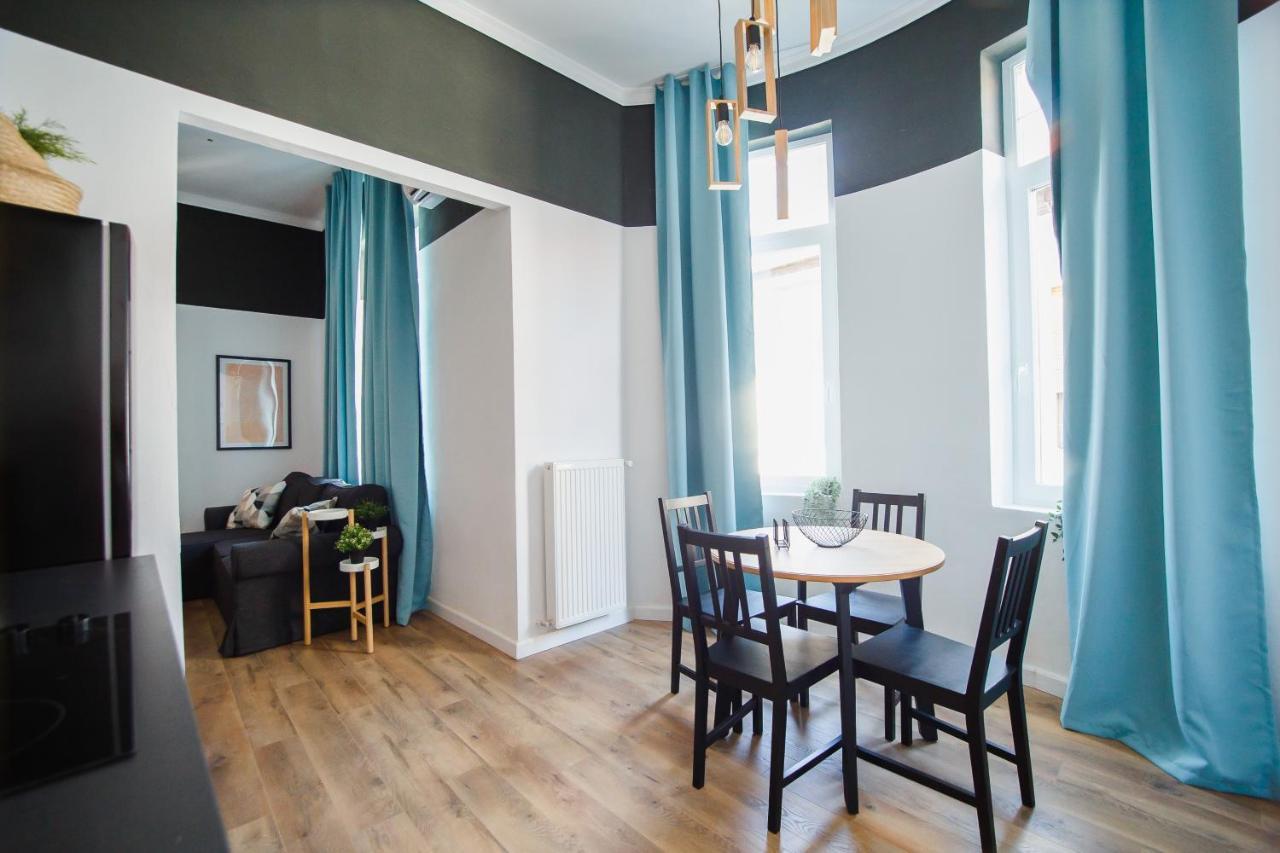 Super Central Spacious Apartment 오라데아 외부 사진