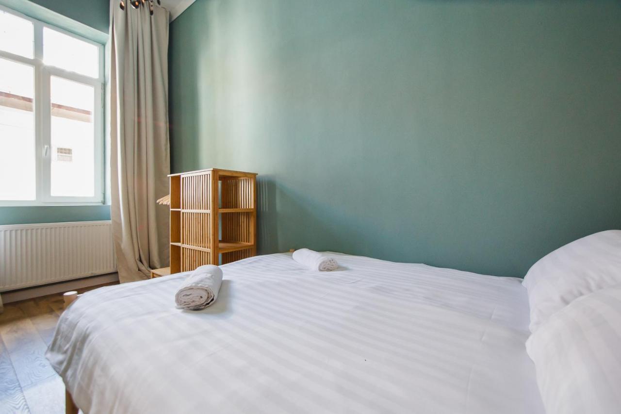 Super Central Spacious Apartment 오라데아 외부 사진